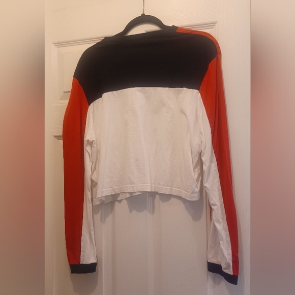 Color Block Crop - Picture 2 of 8